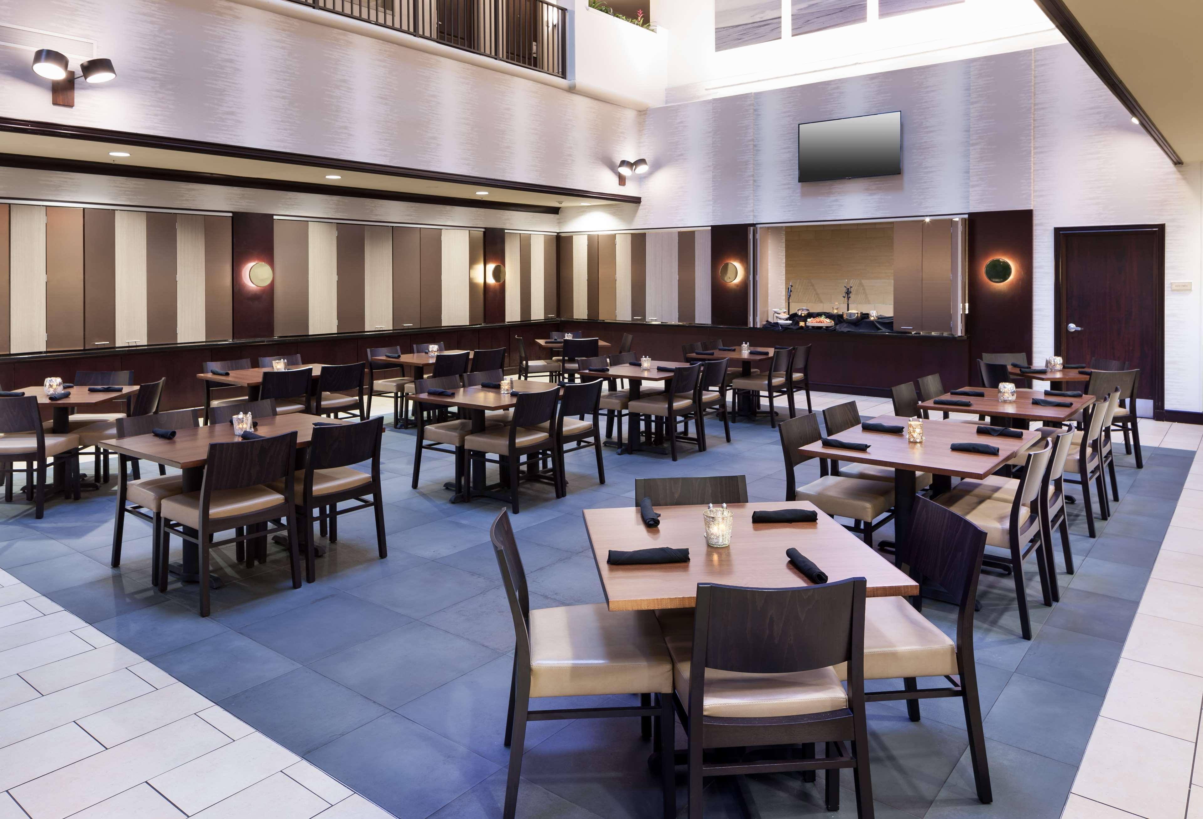 Embassy Suites By Hilton Tampa Brandon Heartland Exteriér fotografie