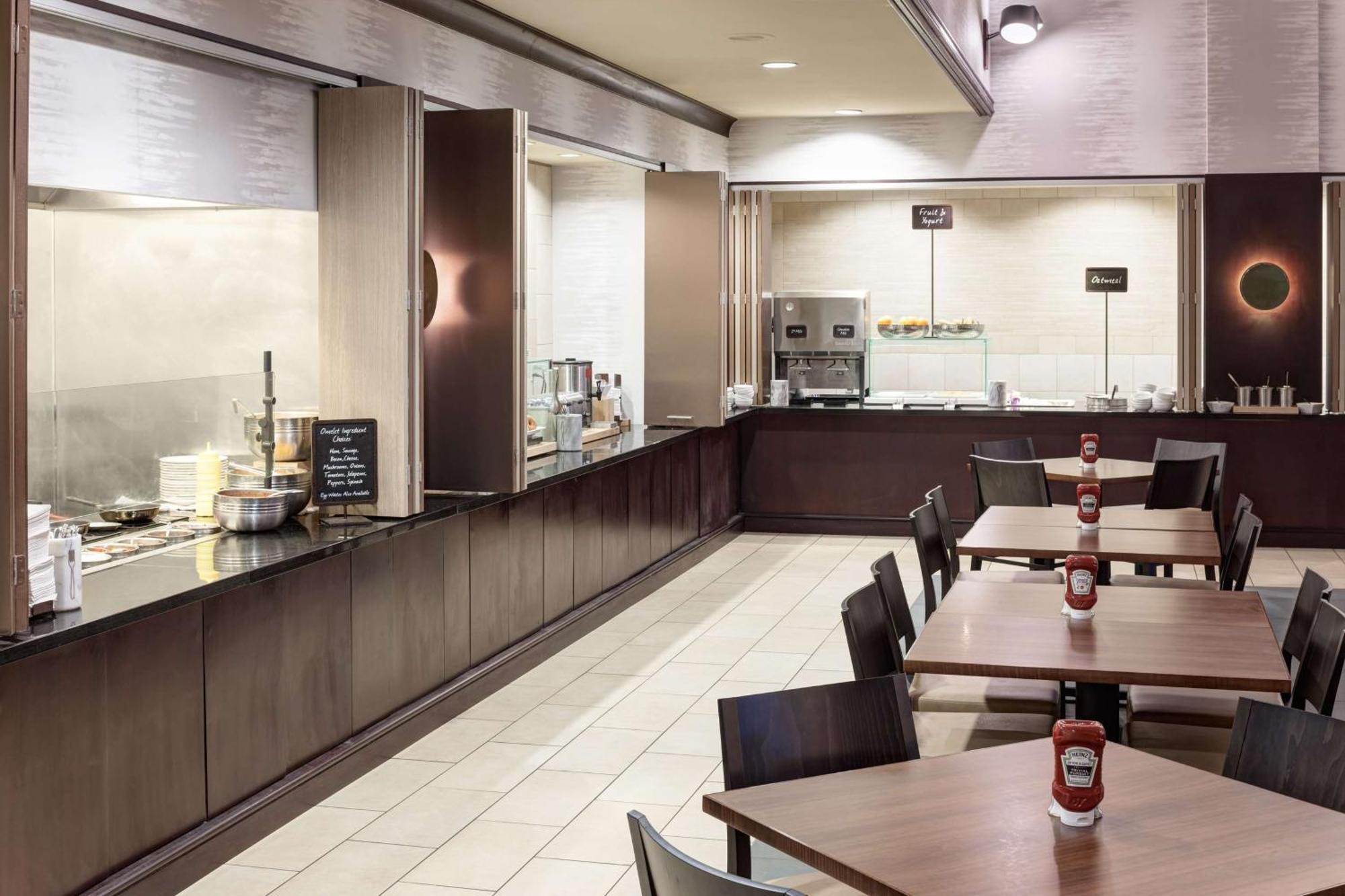 Embassy Suites By Hilton Tampa Brandon Heartland Exteriér fotografie