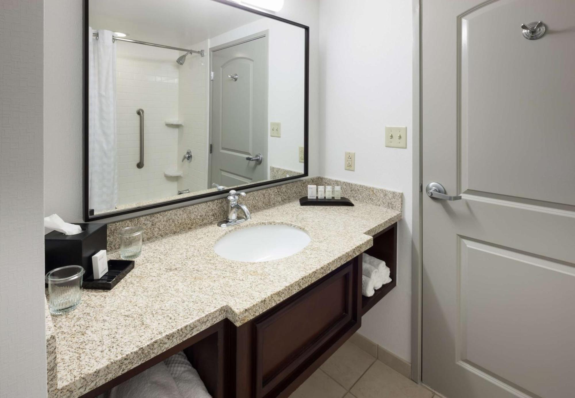 Embassy Suites By Hilton Tampa Brandon Heartland Exteriér fotografie
